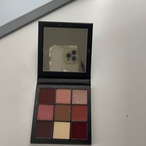 Huda beaty mauve pallete